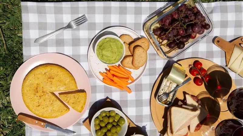 Delicious Picnic Foods Perfect for Outdoor Gatherings